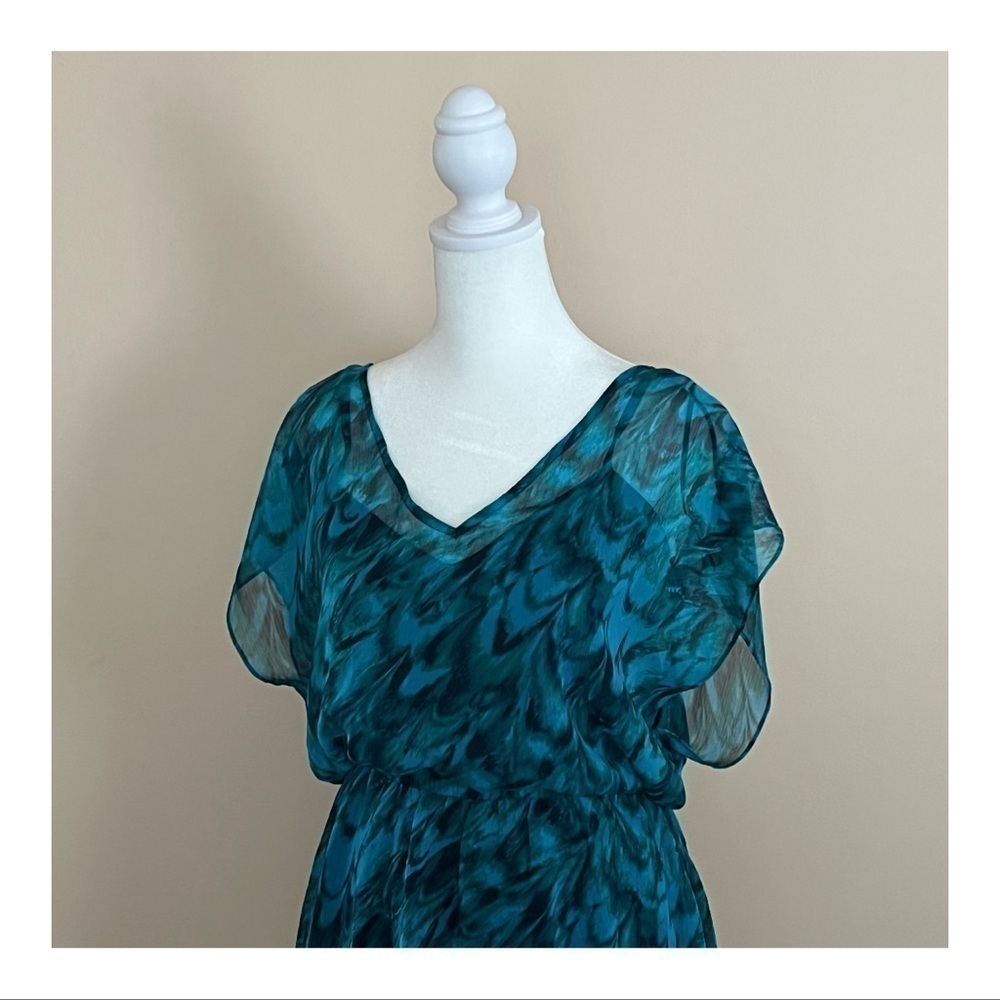 🤍 Peacock-Blue Special Occasion Dress w/ Feathery Pattern || Size Small - Picture 2 of 11
